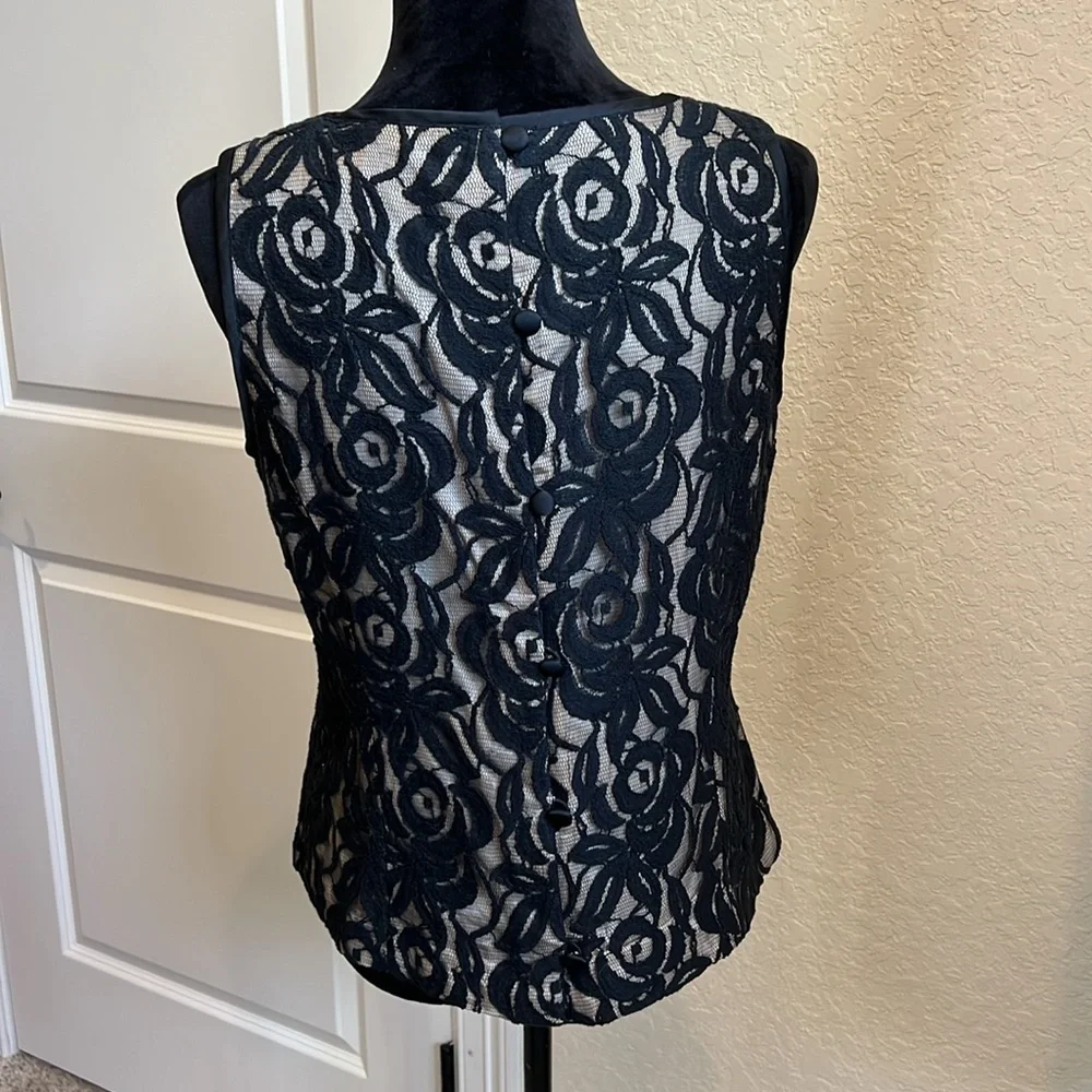 Banana Republic lace top - Picture 3 of 7